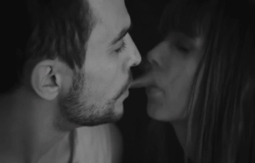 You can escalate things quickly. According to Schultz, "Inhaling smoke off each others lips is how veteran stoners melt the ice before a hot and heavy make out session that can lead to sex."