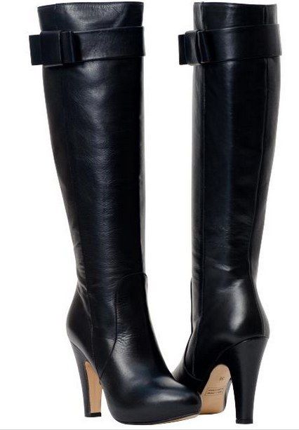 If you're lucky, you still have a pair of these from the earlyish 2000's. If you don't, go get some - they're all over the place. Pair with the high-waisted skirt or dark pants - don't hide your fabulous patterns!