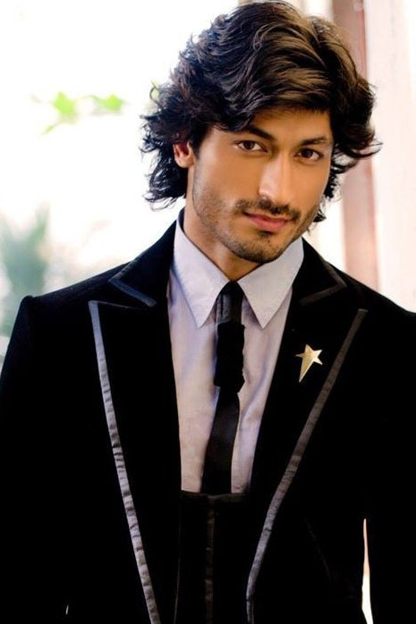 Wallpapers Vidyut Jamwal Poses At The Launch Of The Old Spice ... Desktop  Background