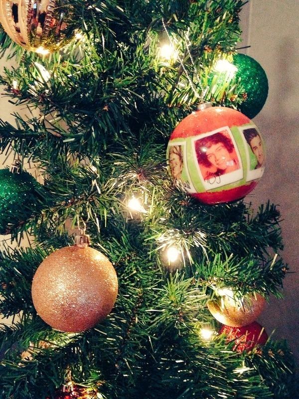 20 Awesome Christmas Tree Themes You'll Want To Steal