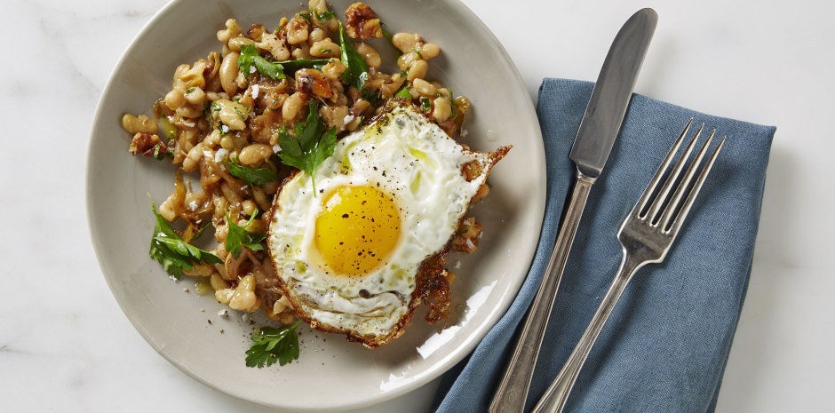 Dinner: Bean and Walnut Salad with Fried Eggs