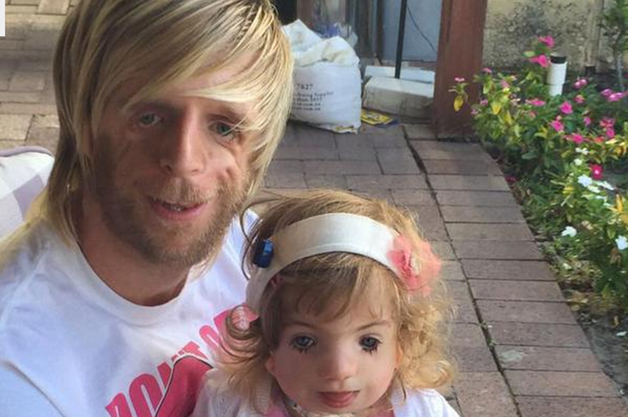 A Man From Yorkshire Flew To Australia To Meet A Child With ...