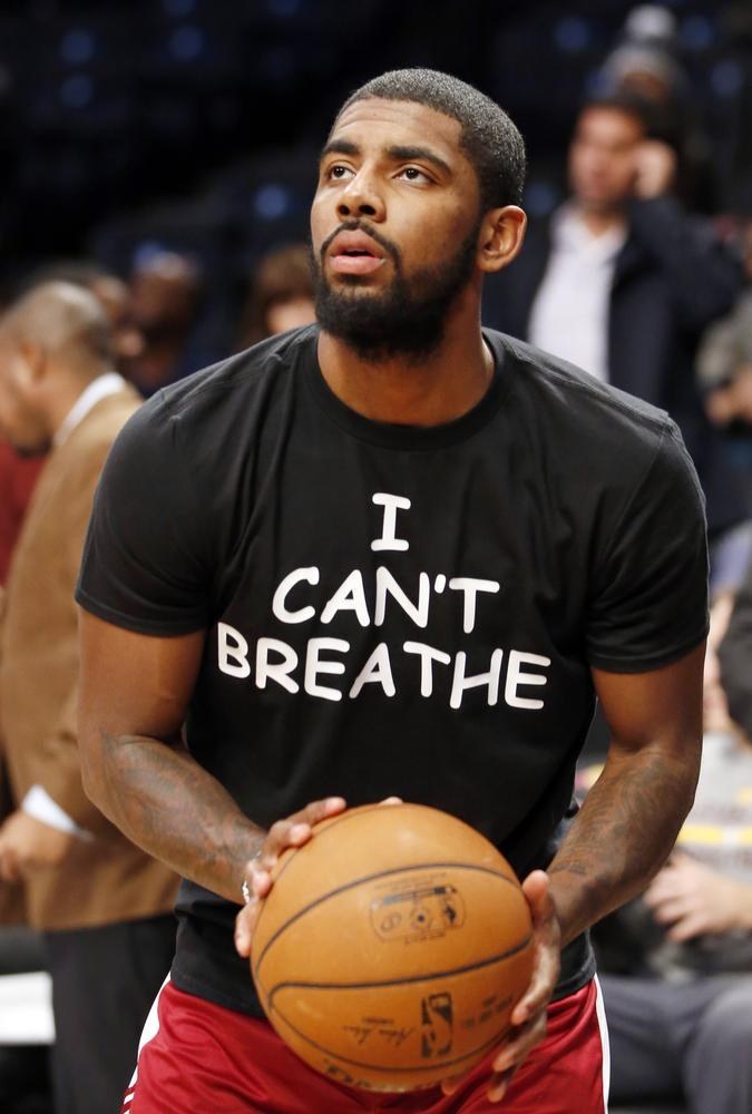 Udstråle Land med statsborgerskab korruption LeBron James, Other NBA Players Wear "I Can't Breathe" Shirts Before Game