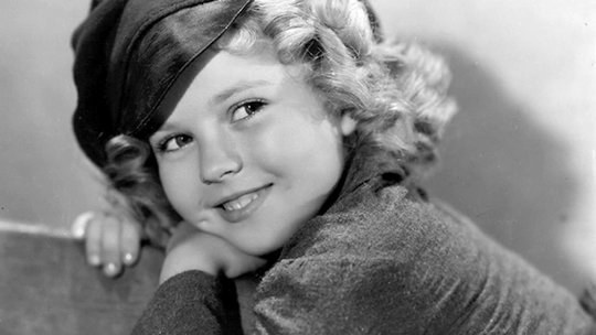 Attendees of the Carthay Circle premiere included Cary Grant, Shirley Temple, Judy Garland, George Burns, Charlie Chaplin, Marlene Dietrich, and Ginger Rogers.