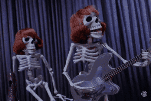 « Si vous ne voulez pas être les Destiny's Child dans "Survivor", alors on pourrait faire les Bananarama ! Hé les gars ? Les gars ?! »