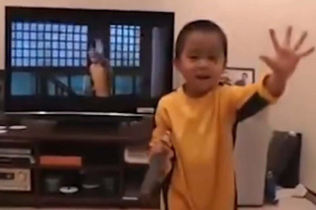 This 4 Year Old Ninja Knows How To Wield Nunchucks Just Like Bruce Lee