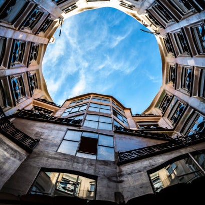 Vista del patio de la Casa Milà en Barcelona.