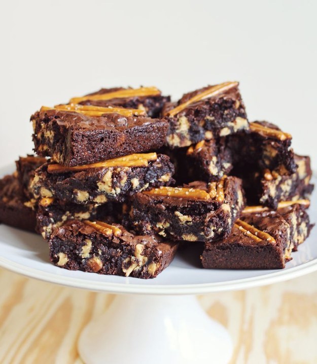 Full disclosure: this recipe uses a box of brownie mix.