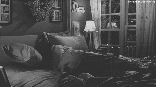 Odias dormir solo.