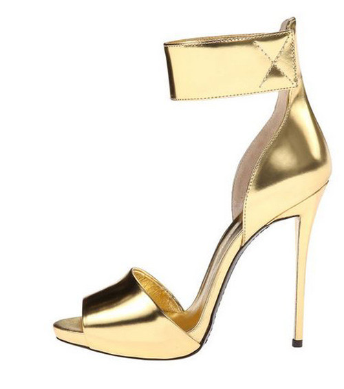 17 Pairs Of Glamorous Golden Shoes
