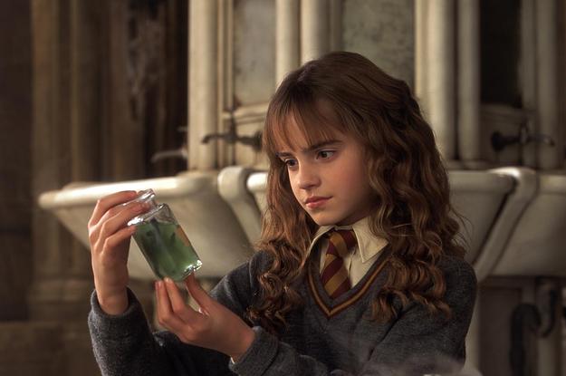 23 Things Only Muggleborn Hogwarts Students Do