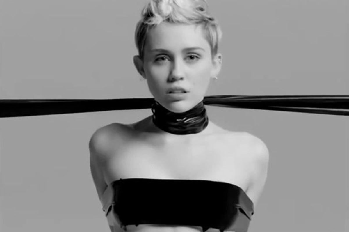 Miley Cyrus es oficialmente una estrella de cine porno