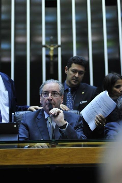 O projeto é uma resposta a proposta que criminaliza a homofobia. Trecho do texto diz que estão passíveis de punição "os estabelecimentos comerciais e industriais e demais entidades que discriminem pessoas em função de sua heterossexualidade".