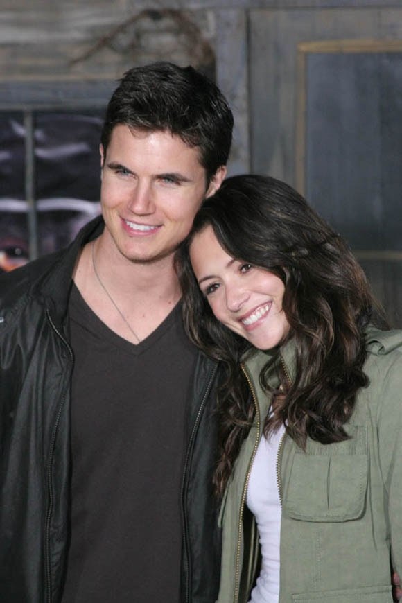 22 Reasons Why Robbie Amell And Italia Ricci Are The Cutest Couple To Exist