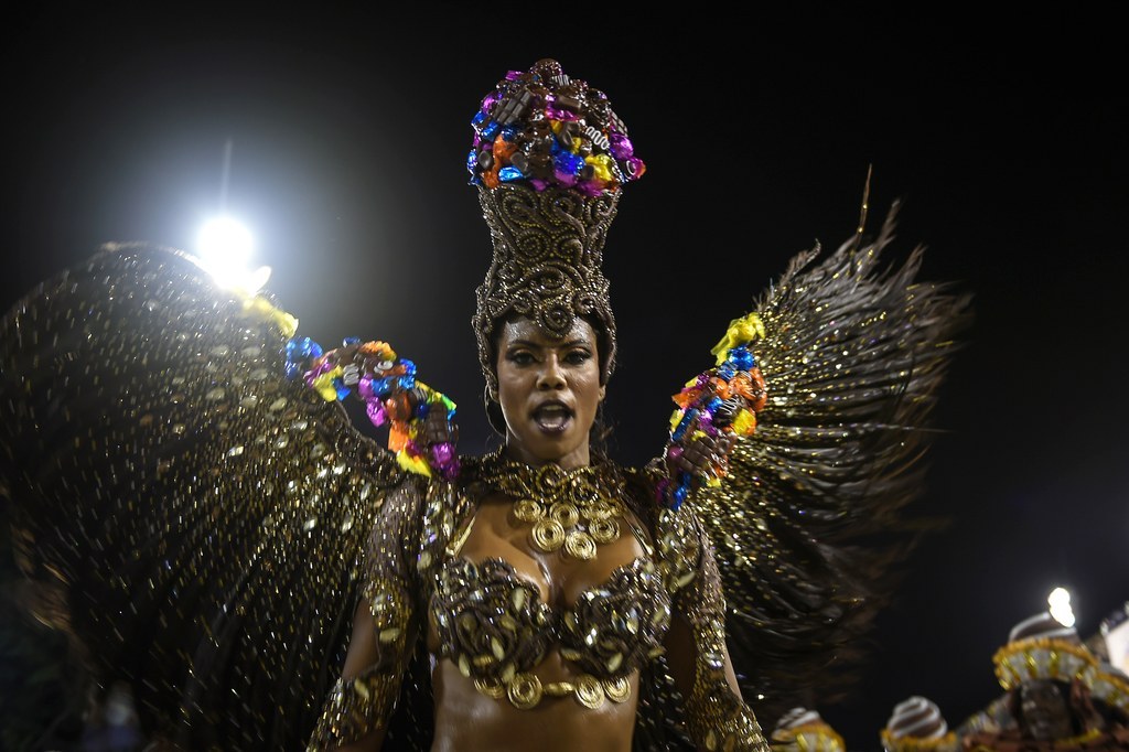 34 Dazzling Pictures From This Year's Rio De Janeiro Carnival