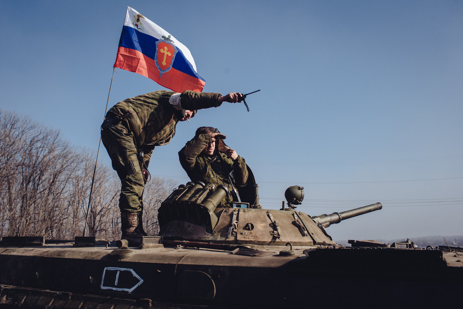 Combatientes del 'Ejército Ortodoxo Ruso' combaten en el Donbass, Ucrania | Foto: Max Avdeev / BuzzFeed News 