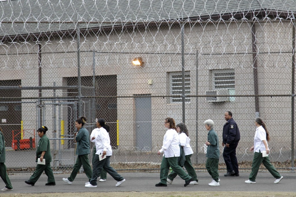 New York Prisons Are Illegally Shackling Pregnant Women During Labor Report Says 8104