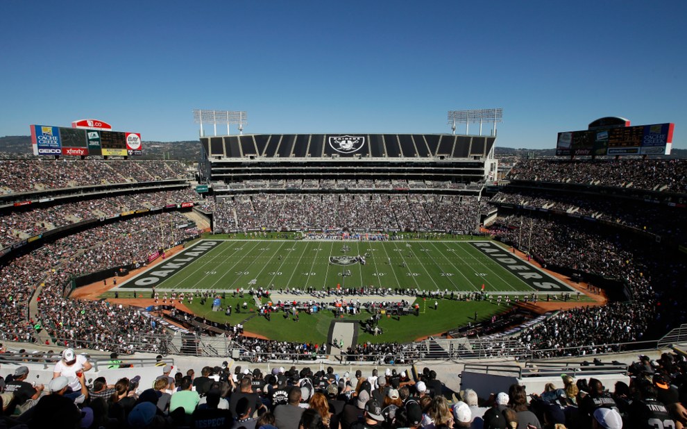 Raiders and Chargers Are Willing to Share Stadium Near Los Angeles - The  New York Times