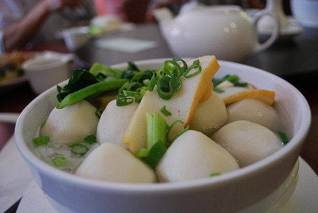 Spongy minced-up fish, rolled into balls and served over a bowl of soup and rice noodles? Yes please. This fresh, simple soup is a staple at many hawker centers and is the perfect dish for when you feel like something light.