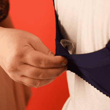 This Is How To Take Off A Bra With One Hand