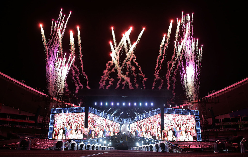 11 Things I Overheard At A One Direction Concert