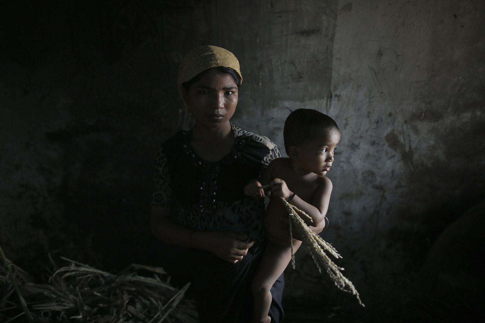 54 Poignant Pictures Showing Motherly Love Around The World