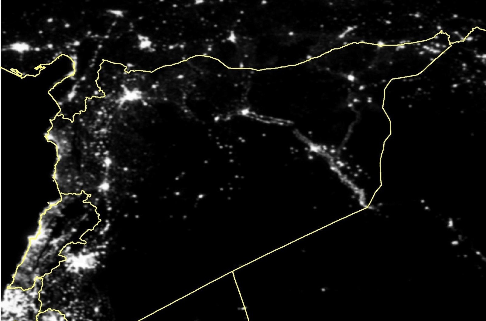 Lumières nocturnes moyennes en Syrie en mars 2011