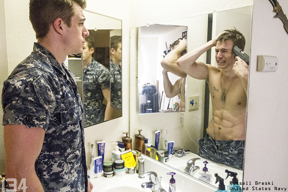 this-jarring-photo-series-captures-what-ptsd-really-looks-like