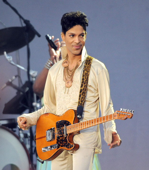 Um novo documentário da BBC alega que Prince gravou pelo menos 2.000 músicas que nunca foram ouvidas pelo público geral.