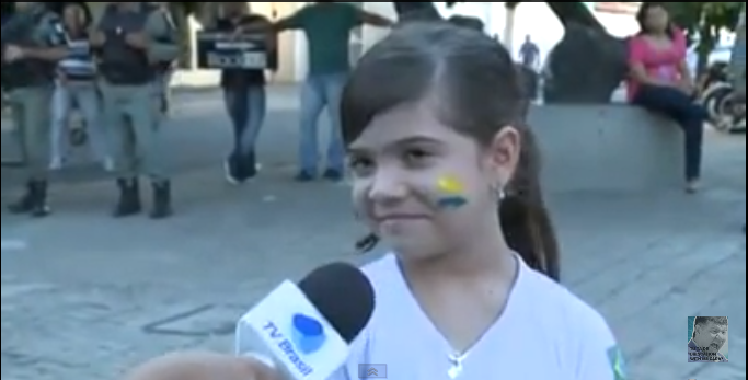 "Minha mãe fez um banheiro no Casa Cor, eu tinha 5 anos. Bateu a vontade de fazer xixi e eu inocentemente fui e fiz xixi na privada do banheiro. A privada era falsa e o chão do banheiro ficou cheio de mijo. Desde então, minha mãe não participou mais de nenhum Casa Cor". -- V.B.