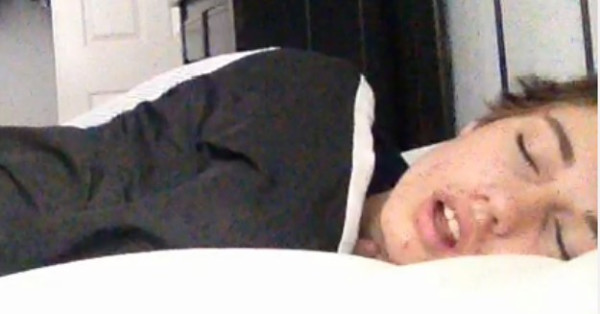 Sleeping Teen Facial - YouNow Is The Livestreaming App Where The Teens Actually Are