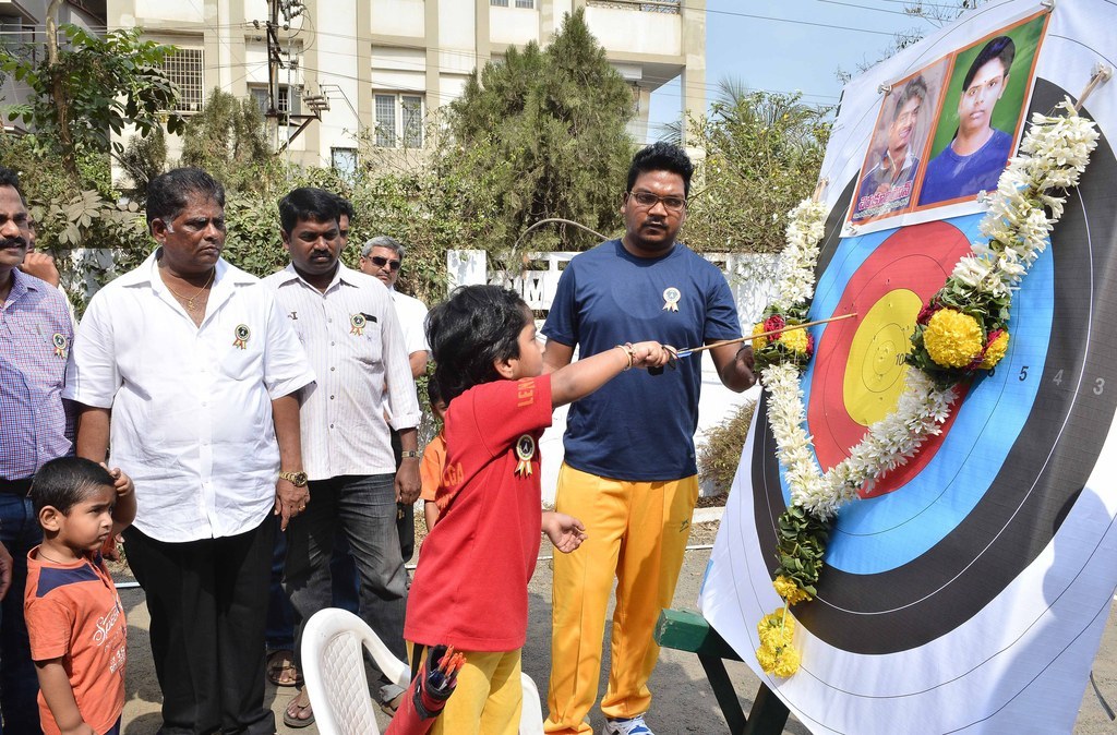 this-2-year-old-indian-girl-has-just-set-a-new-national-record-in-archery