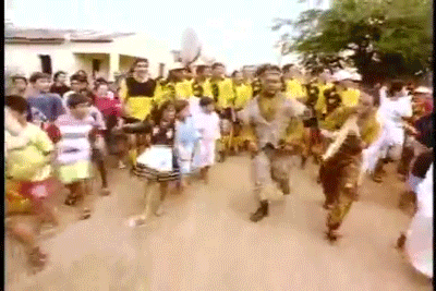 Ela mesma, a saxofonista ligeira.