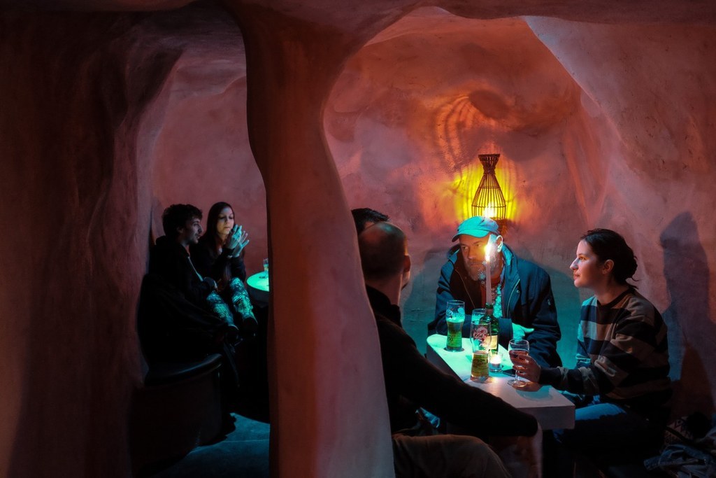 With so many fantastic seafront bars and restaurants to choose from, there really is something for everyone. Why not try out new venue the Tempest with its quirky cave style interior, tasty menu and plenty of outdoor seating.