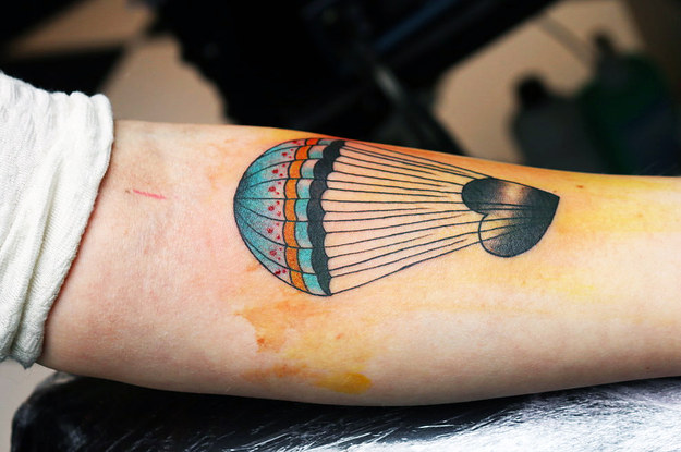 Así es cómo se hace un tatuaje