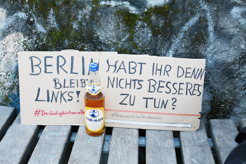 "#DerGörligehörtunsallen #KeineRassistischenPolizeikontrollen"