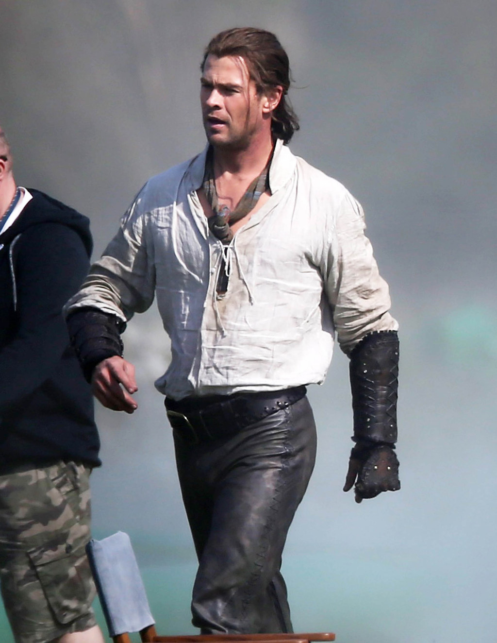 Chris Hemsworth dons leather outfit for The Huntsman with Jessica Chastain  | Daily Mail Online