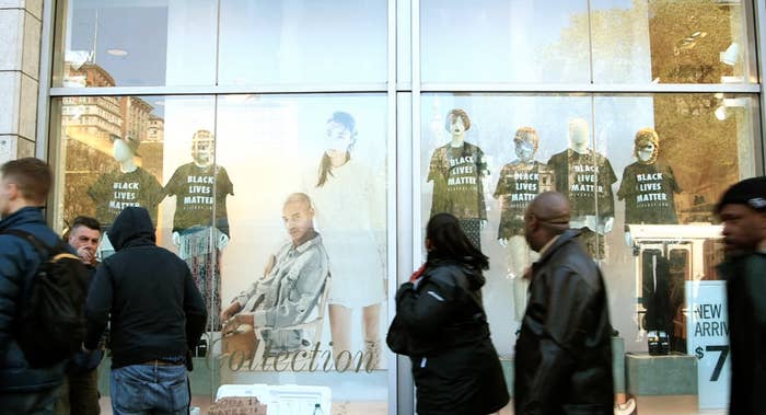 Forever21 Times Square Billboard on Vimeo