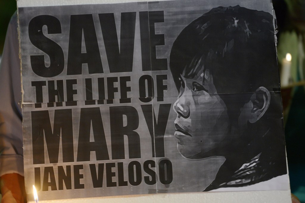 The Jakarta Post reports that Veloso is needed as a witness to a case involving Maria Kristina Sergio, who handed herself in to police on Tuesday. It will be claimed that Veloso was tricked into carrying drugs into Indonesia by a trafficking syndicate. The stay of execution does not mean she will not be killed at a later date. Speaking on Philippines radio this morning, Veloso's mother was ecstatic. "We are so happy, I can't believe it. I can't believe my child will live," she said. "Miracles do come true."