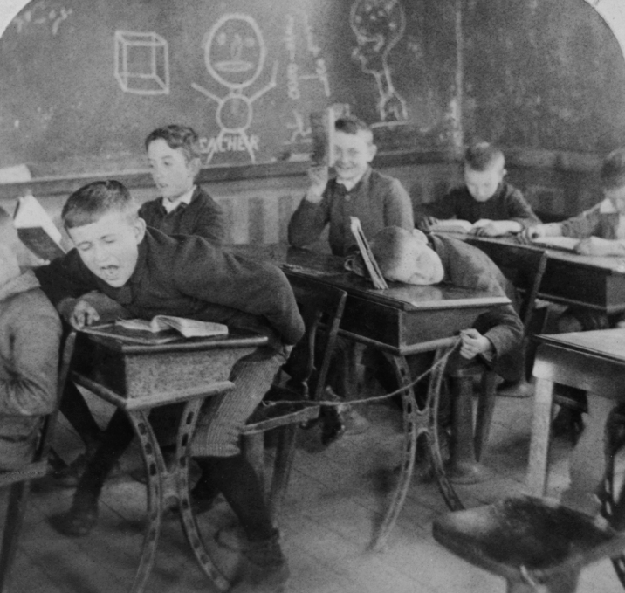 The first private school for the deaf, Thomas Braidwood's Academy for the Deaf, was opened in Scotland in 1760. Many famous Deaf sign language users were educated at this institution, which combined signed language and oral education methods.