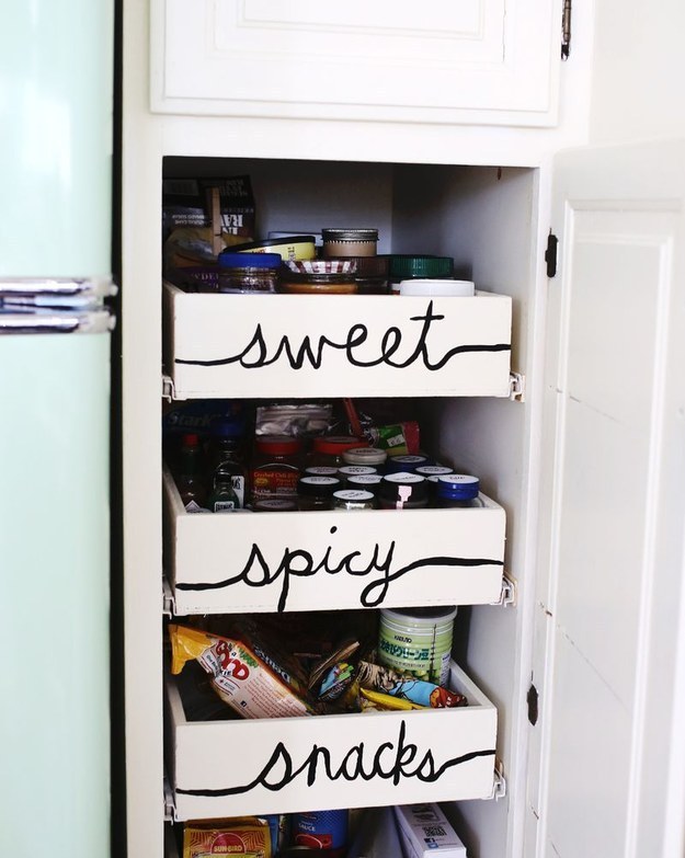 31 maneras económicas para hacer de la cocina tu lugar de felicidad