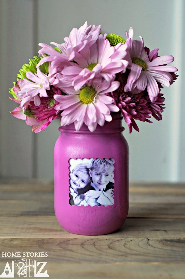 Turn a mason jar into a frame vase.