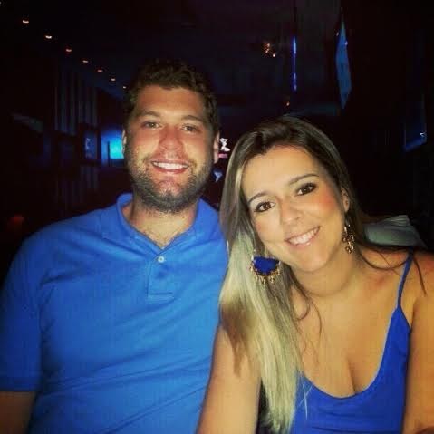 "A raiva veio mesmo quando soubemos que ele estava em Paris. Nunca desconfiei de nada, ele é muito famoso em Brasília e sempre foi muito atencioso. Tinha um portfólio lindo, o sonho de qualquer noiva. Mantivemos sempre contato por WhatsApp, porém um dia ele sumiu", disse Luiza.