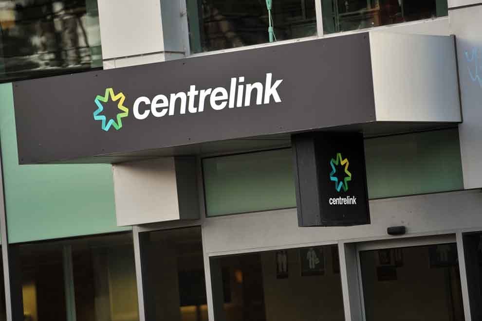 One of the most unpopular measures in last year’s tough budget was an enforced six-month waiting period for under 30s signing on for the dole. That’s now been scrapped in favour of a four-week waiting period for under 25s.During the four week waiting period, young people must actively look for a job before they can start receiving income support payments. There are some exceptions to this, including principal carer parents, and young people leaving state care.