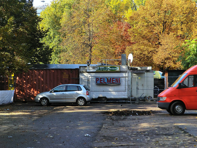 Pelmenis wurden quasi erfunden um sie zum Wodka dazuzutrinken und in der Pelmeni Welt hinter dem Ostbahnhof gibt es mit die leckersten der Stadt.