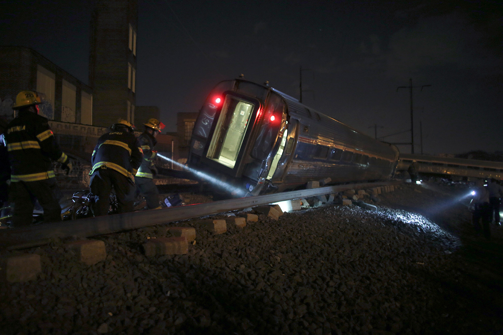 Происшествия крушение. Крушение поезда под Филадельфией 2015.