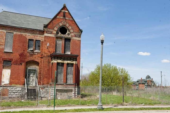 Die Wahrheit Hinter Den Spottbilligen Hausern In Detroit