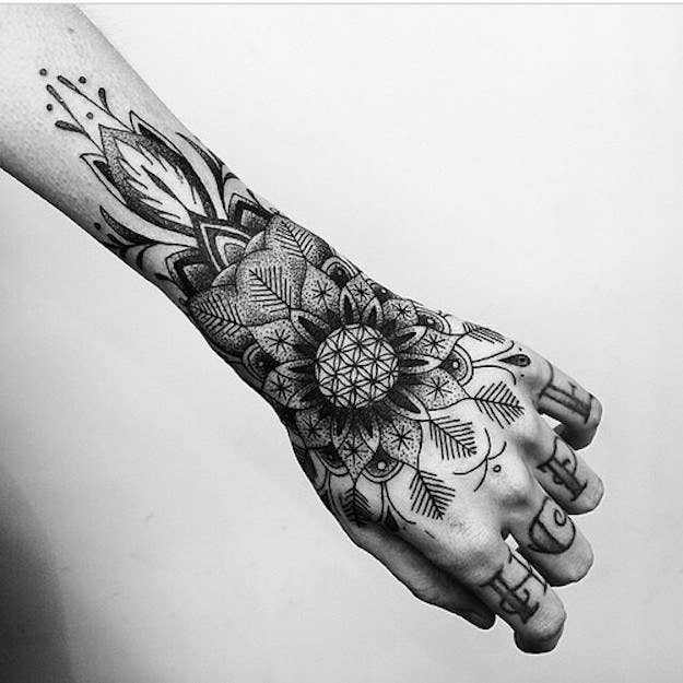 31 Pruebas De Que Los Tatuajes En Las Manos Son Elegantes