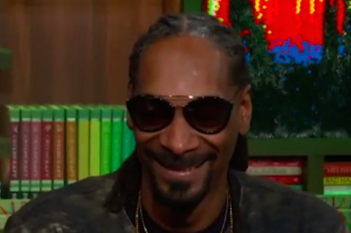 Super Bowl: Snoop Dogg smokes joint moments before halftime show, Culture