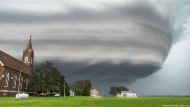 Supercells are rotating single updraft storms that produce most severe weather, Mike Hollingshead told BuzzFeed over email.